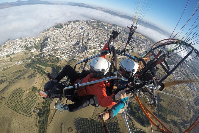 30-minute paramotor flight in Ronda - Why flying over Ronda changes the view