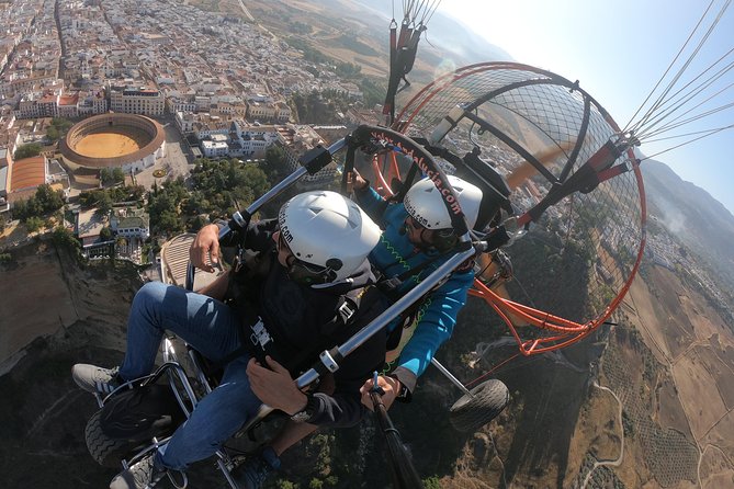 30-minute paramotor flight in Ronda - At the Ronda meeting point on the Yunquera road