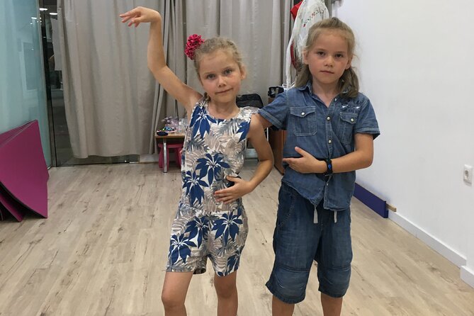 45 minutes flamenco dance class for family in Málaga - Why this 45-minute Málaga class works for families