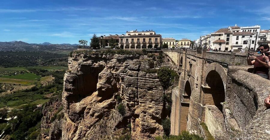 ab Marbella/Estepona: VIP-Tour Ronda + Setenil d. l. Bodegas - Key points to know before booking