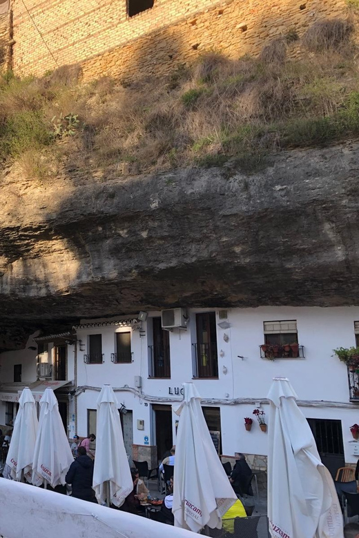 ab Marbella/Estepona: VIP-Tour Ronda + Setenil d. l. Bodegas - Leaving Marbella for the mountain roads