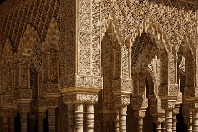 Alhambra, Nasrid Palaces and Generalife Private Tour from Malaga - Generalife gardens and the summer palace