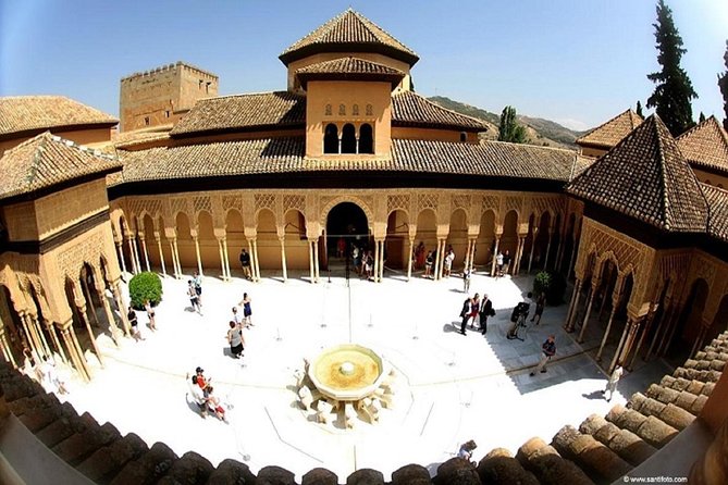 Alhambra, Nasrid Palaces and Generalife Private Tour from Malaga - Entering the Nasrid Palaces with reserved admission