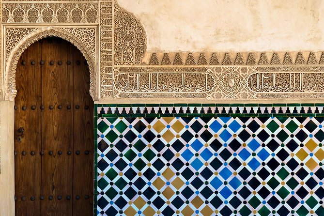 Alhambra Private Tour from Marbella: with Transport and skip-the-line tickets - The Palace of Carlos V and its change in style