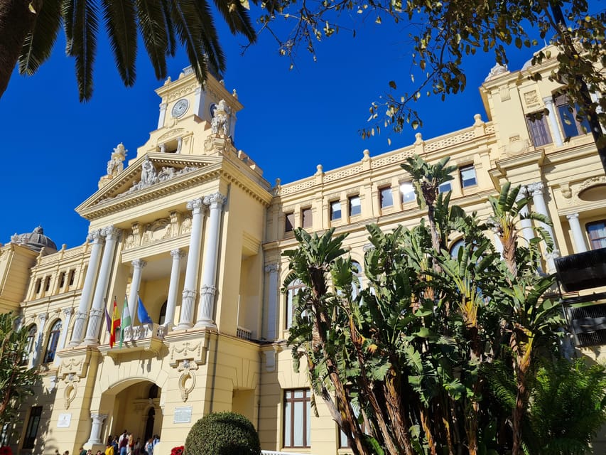 Audioguide City Walk Malaga for cruises (German & English) - Accessibility and walking expectations