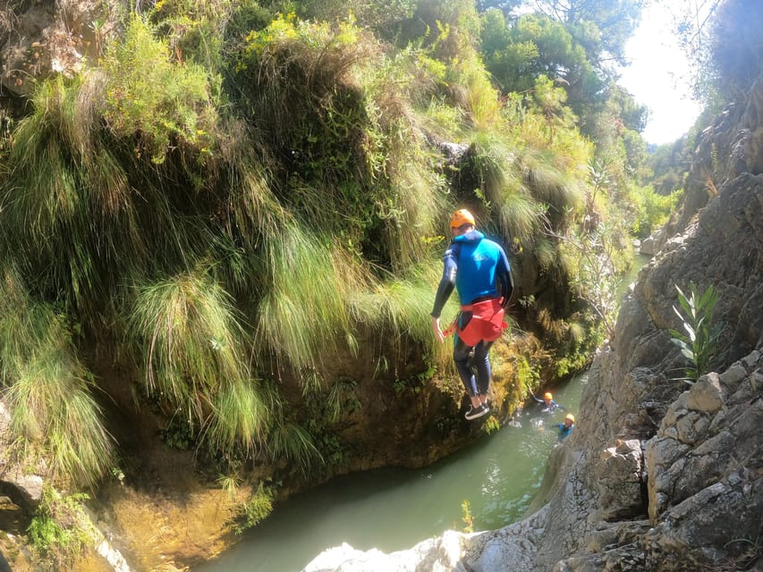 Benahavís: Canyoning Guided Tour at Guadalmina River - Learning the rappel without a technical course