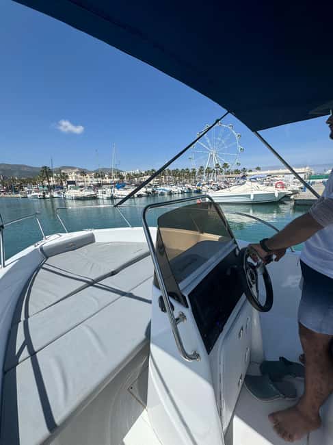 Benalmádena: Alquiler de barcos sin licencia Costa del Sol - Taking the Helm in Benalmádena