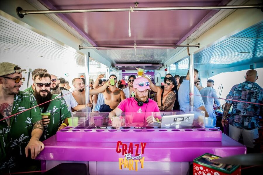 Benalmadena: Boat Party with a Drink - The possible swim stop