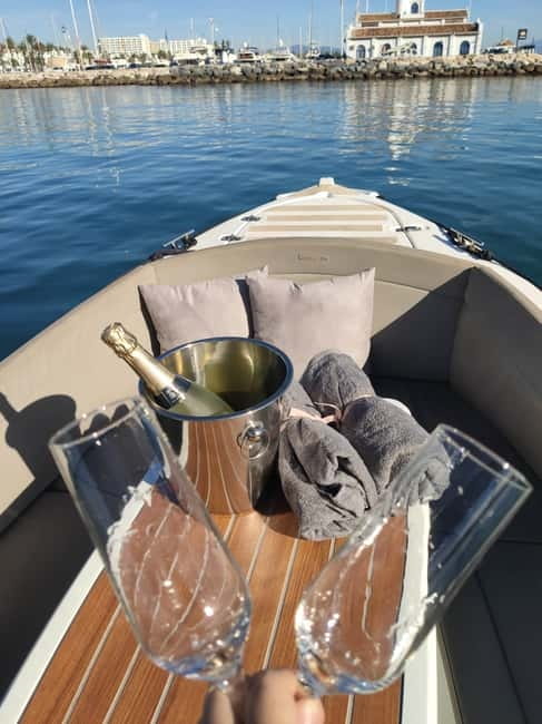 Benalmadena: Boat Rental with No License Required - Swimming, Snorkeling, and Time on Deck