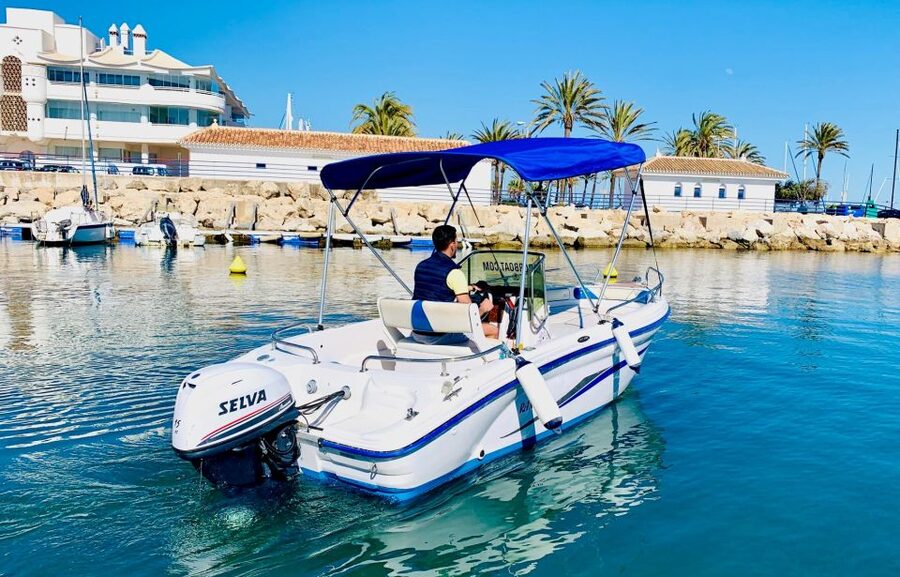 Benalmadena: Boat Rental without License Required - Cruising the Costa del Sol