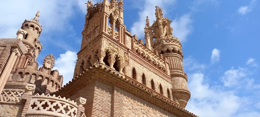 Benalmadena: Colomares Castle Tour with Entry Ticket - Key points to know before you go