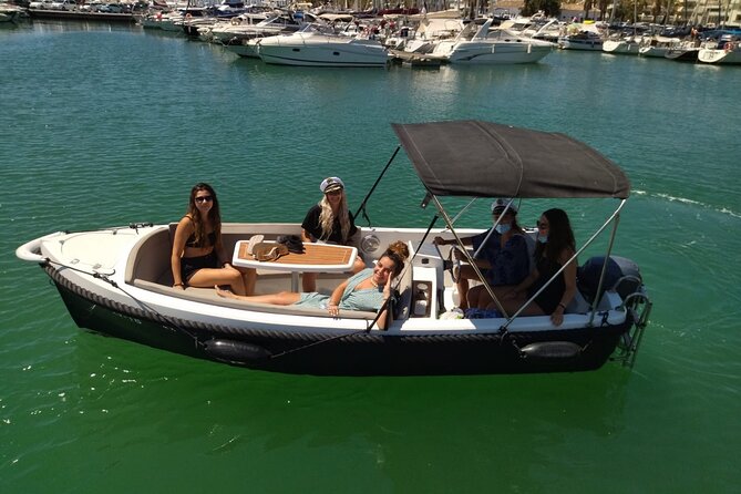 Boat Rental Without License in Benalmádena - What the license-free handover really means