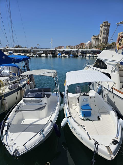 Boat without licence, fuel included - Timing, documents, and small practical details