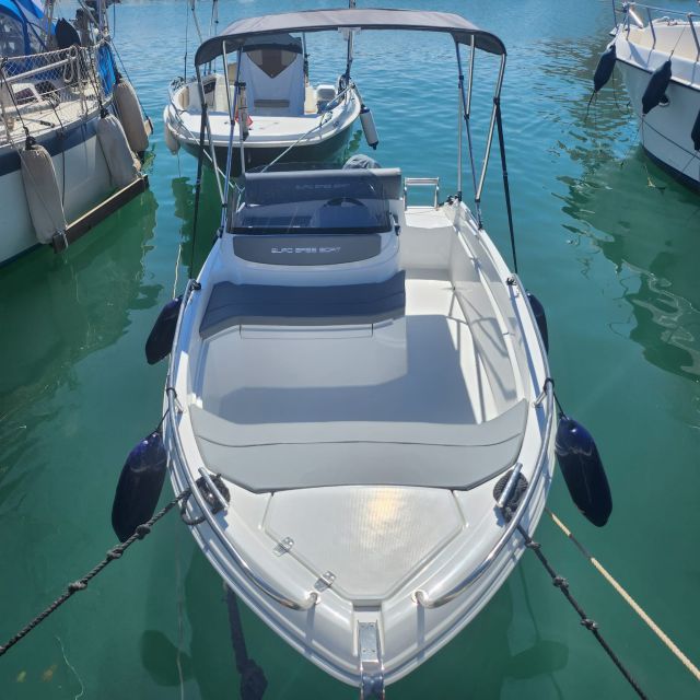 Boat without licence, fuel included - Optional fishing equipment for €20