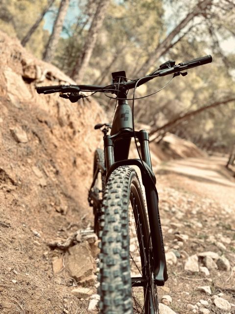 Caminito del Rey Full Experience+ 2-Hour E-Bike guided Tour - Riding the e-bike above El Chorro