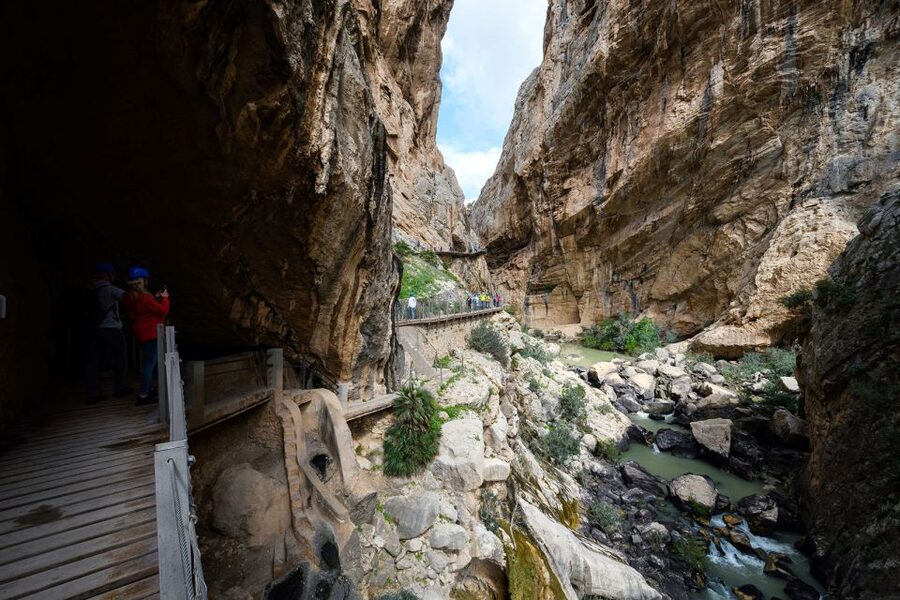 Caminito del Rey: Guided Tour with 1 Drink and Shuttle Bus - Who will enjoy this tour most?