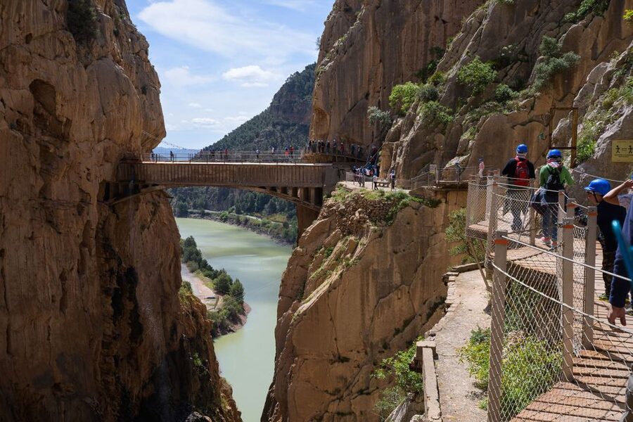 Caminito del Rey: Guided Tour with 1 Drink and Shuttle Bus - The 20-minute shuttle to the northern entrance