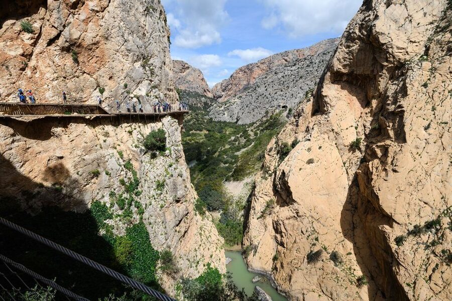 Caminito del Rey: Guided Tour with 1 Drink and Shuttle Bus - Sillon del Rey and the pre-walk pause