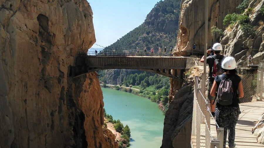 Caminito del Rey: Trekking Tour with Hiking Guide - Timing, groups, and the return shuttle