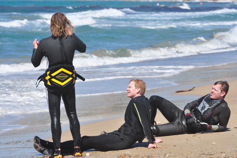Costa del Sol: Beginner class Dynamic Windsurfing - The water session is where the lesson comes alive