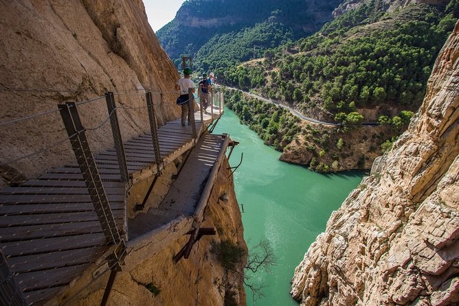 Dare to take a walk along the Caminito del Rey path private tour from Malaga - Why the Caminito del Rey is worth the trip from Malaga