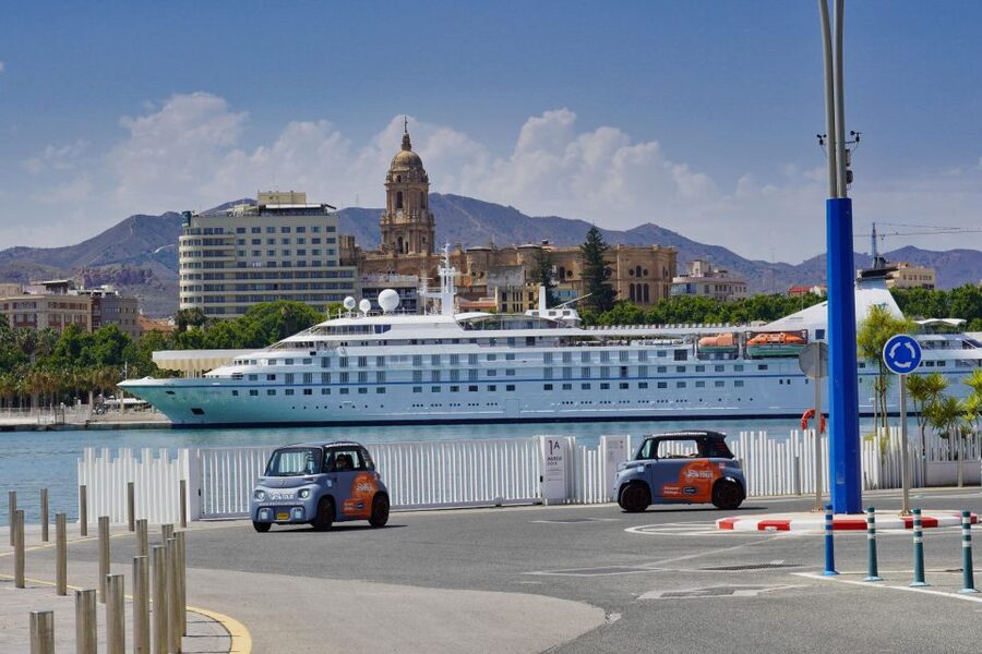 Discover Málaga in 2 Hours: Relaxing Tour by Electric Car - How the guide-led convoy works