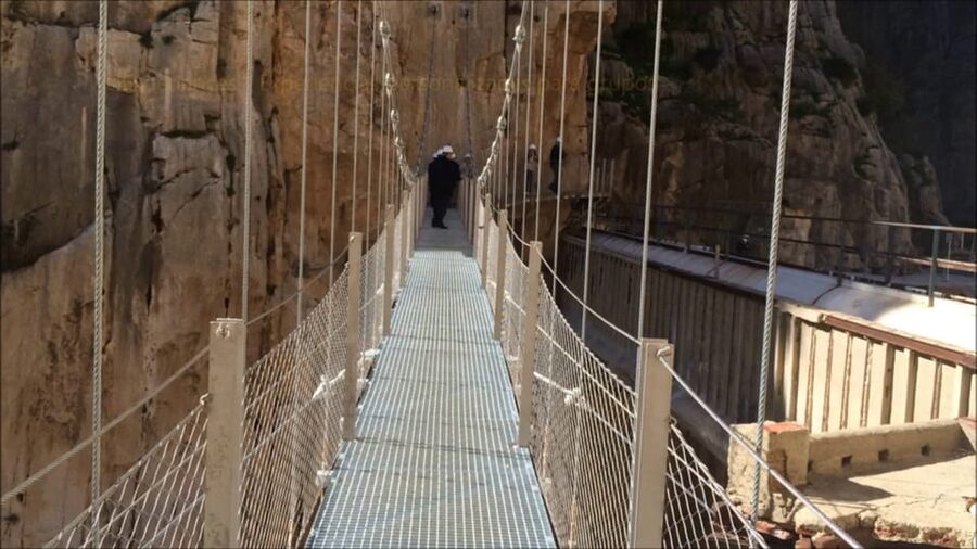 El Chorro: Caminito del Rey Gorge Route Guided Walking Tour - Why the Caminito del Rey feels so different