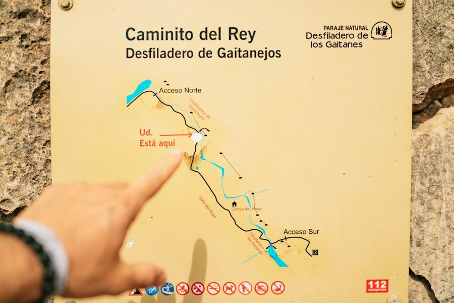 El Chorro: Caminito del Rey Guided Tour with Shuttle Bus - The canyon views and the stories behind the path