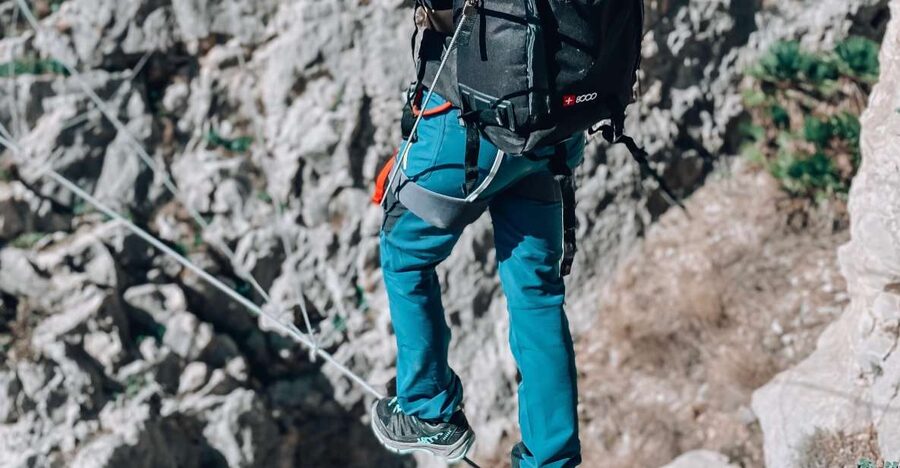 El Chorro: Zipline, Bridge, and Hiking Adventure Tour - Flying across the 35-meter gorge