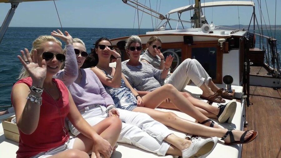 Estepona: Dolphin Watching Sailboat Cruise with Drink - Practical tips for a smoother outing