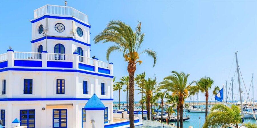 Estepona: Fishing Tour StartFisher 1060 - Booking flexibility and weather planning