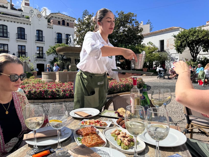 Estepona old town tour with tapas tasting - From the promenade into Estepona Centro