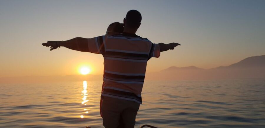 Estepona: Sunset boat trip & Cava & Tapa - Practical details that matter