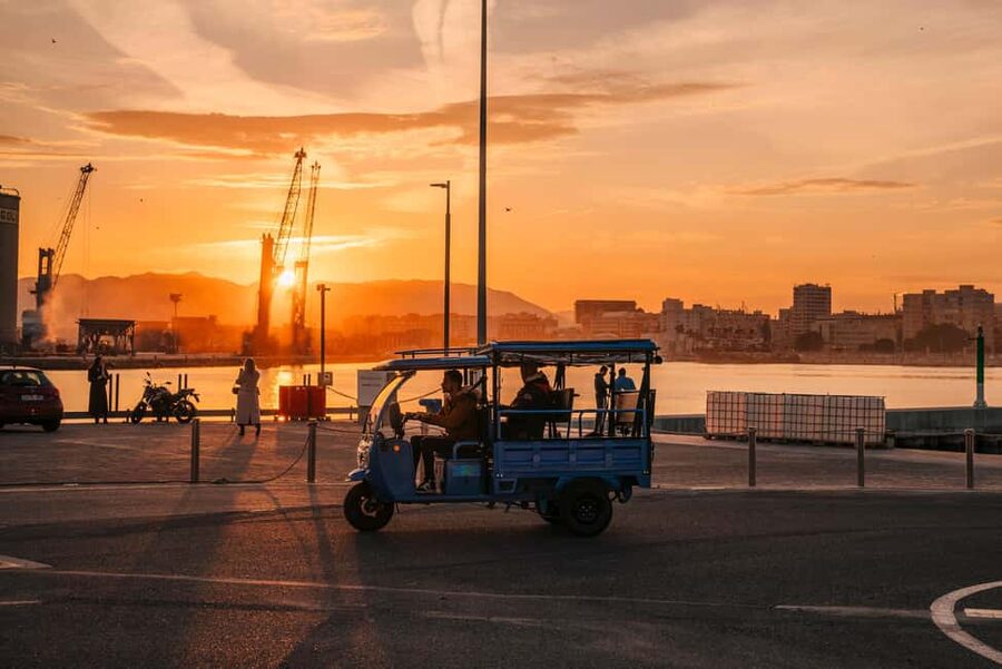 Express tuktuki tour in Malaga: Gibralfaro Viewpoint and Photography - Is $21 a fair price?