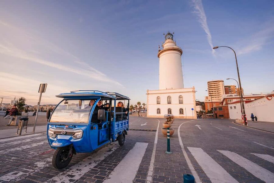 Express tuktuki tour in Malaga: Gibralfaro Viewpoint and Photography - Starting at Alegría Flamenco y Gastronomía