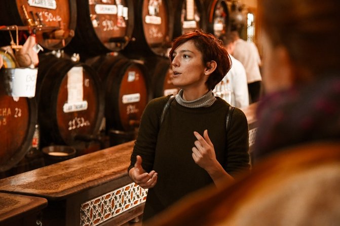 Flamenco, Tapas and Wine Tour: Best of Málaga in one Evening - Calle Carretería and the local tavern stop