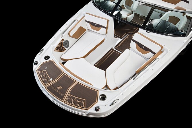 FourWinns HD240 boat rental for 10 people 4 hours - Leaving Marina del Este at 10:00 am