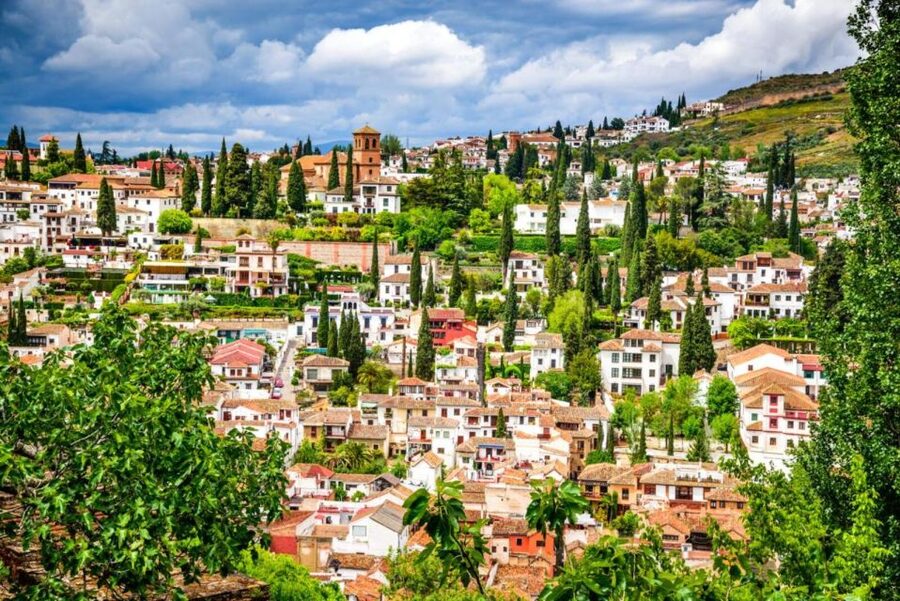 From Costa del Sol: Granada Day Trip Free Time 5h - A 30-minute pause before the city