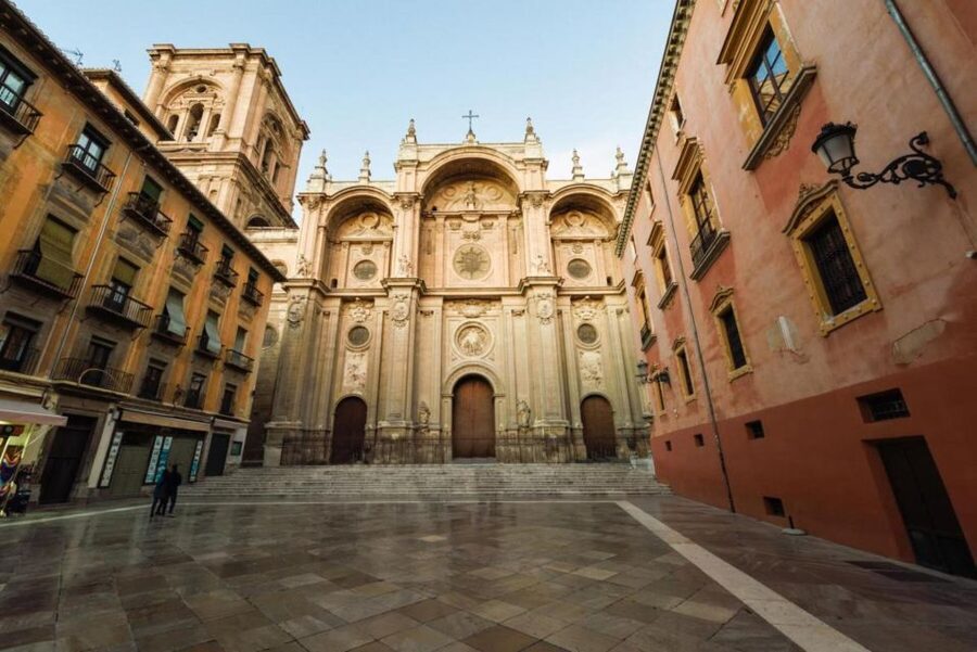 From Costa del Sol: Granada Day Trip Free Time 5h - Who will enjoy this Granada day trip