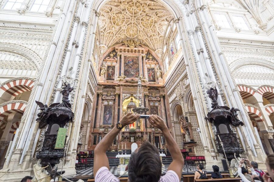 From Costa del Sol & Malaga: Cordoba Guided Day Tour - Walking through Cordoba’s Jewish Quarter
