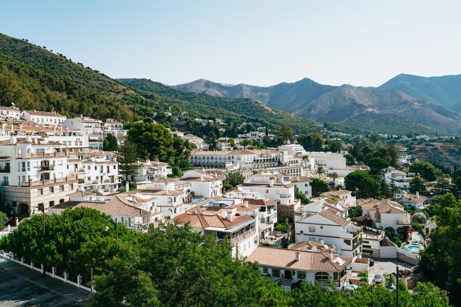 From Costa del Sol: Mijas, Marbella and Puerto Banús Tour - Why this route works in one busy day