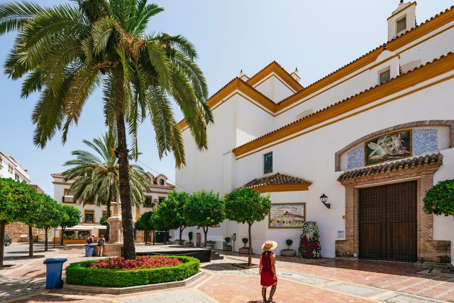 From Costa del Sol: Mijas, Marbella and Puerto Banús Tour - Food, drinks, and what to carry