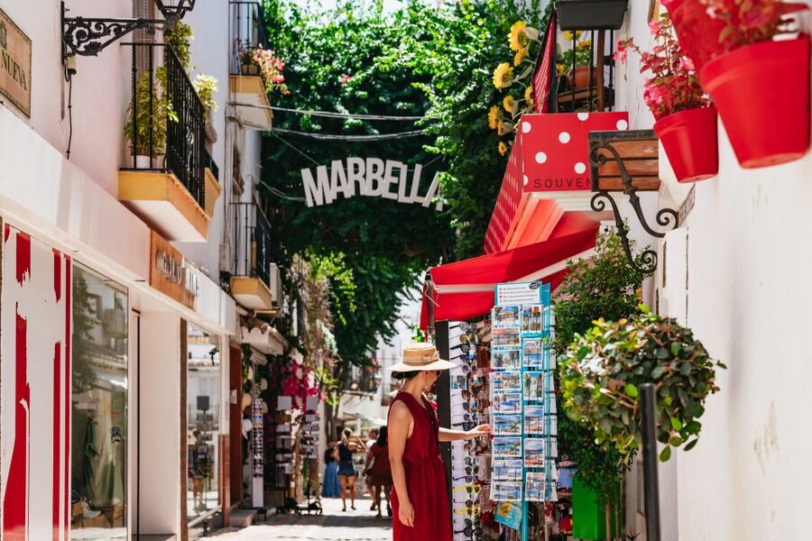 From Costa del Sol: Mijas, Marbella and Puerto Banús Tour - Puerto Banús: 45 minutes beside the luxury marina