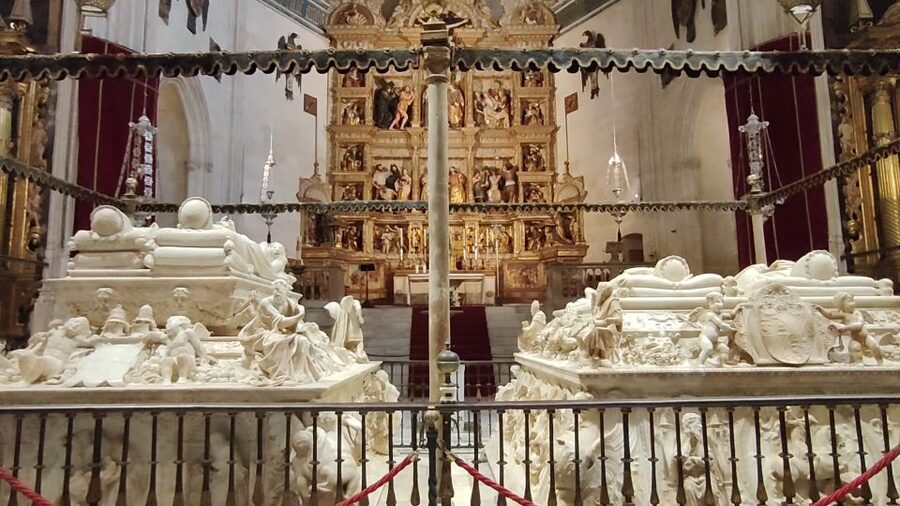 From Malaga: Alhambra and Royal Chapel with Entry Tickets - Why the Alhambra Makes This Day Trip Worthwhile