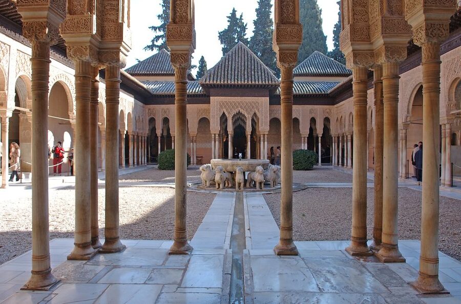 From Malaga: Alhambra Guided Tour with Entry Tickets - Generalife gardens and the sound of water
