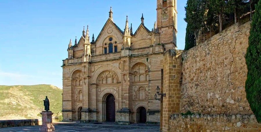 From Málaga: Caminito del Rey & Antequera: Dolmens and free time - Two hours to eat and explore in Antequera