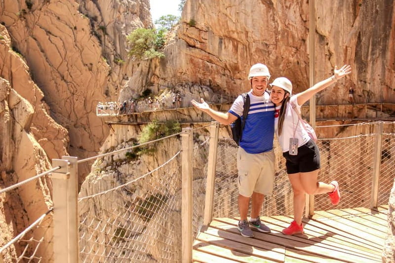 From Málaga: Caminito del Rey Day Trip & Guided Tour - How the guiding works on the walk