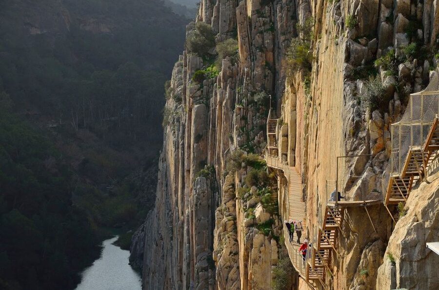 From Málaga: Caminito del Rey Small-Group Tour with Picnic - Summer heat, cooler months, and what to pack