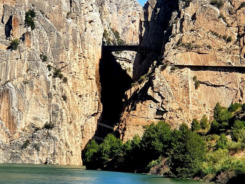 From Malaga: Caminito del Rey/White Village Tour & Tapas - The tapas brunch is more than a snack