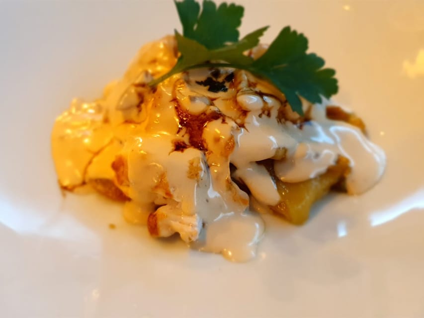 From Malaga: Caminito del Rey/White Village Tour & Tapas - How strenuous is the full day?